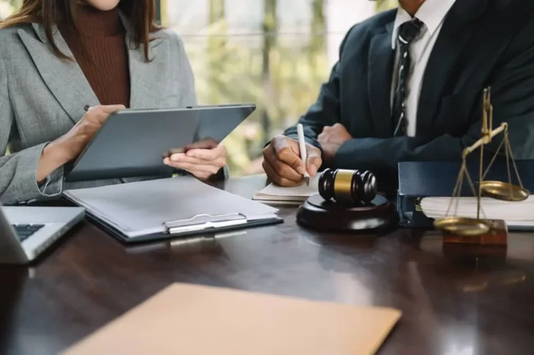 How Lawyers Negotiate Settlements Effectively
